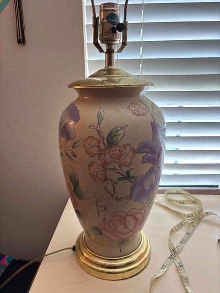 Photo of free Floral table lamp (North Hollywood) #2