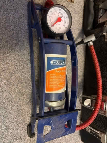 Photo of free foot pump (NN3 Meadowfields) #1