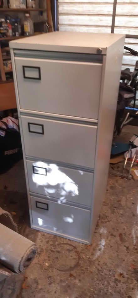 Photo of free 4 drawer filing cabinet (Grassendale) #1
