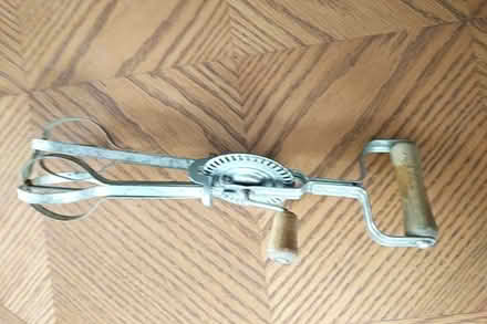 Photo of free very old egg beater (Ann Arbor near Hillside Terr.) #1