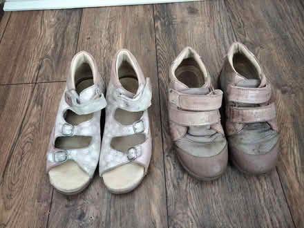 Photo of free Girls shoes (OX4 Greater leys) #1