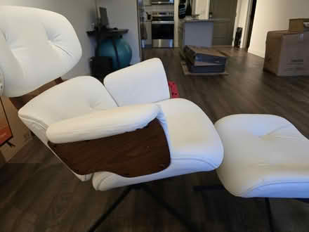 Photo of free 2 Chairs with ottomans (Comet Apts) #1