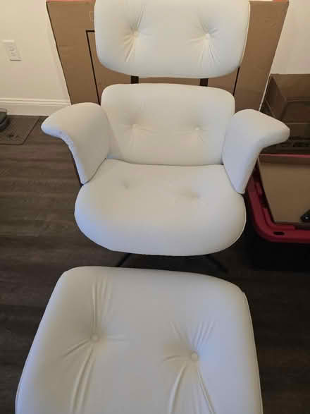 Photo of free 2 Chairs with ottomans (Comet Apts) #3