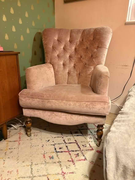 Photo of free Pink armchair (Hampton Lucy CV35) #1
