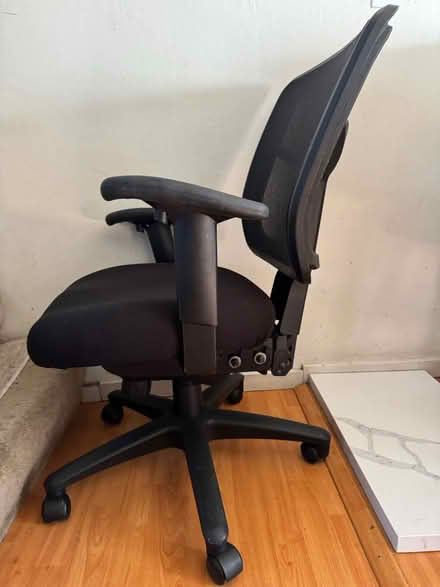 Photo of free office chair (Rengstorff & Middlefield Rd MV) #2