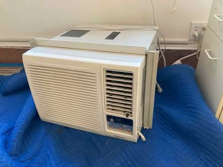 Photo of free Air conditioner 6000 btu (Waltham ma) #1