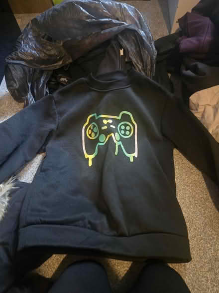 Photo of free Kid clothes 8-9 years old (LS4 Burley) #4