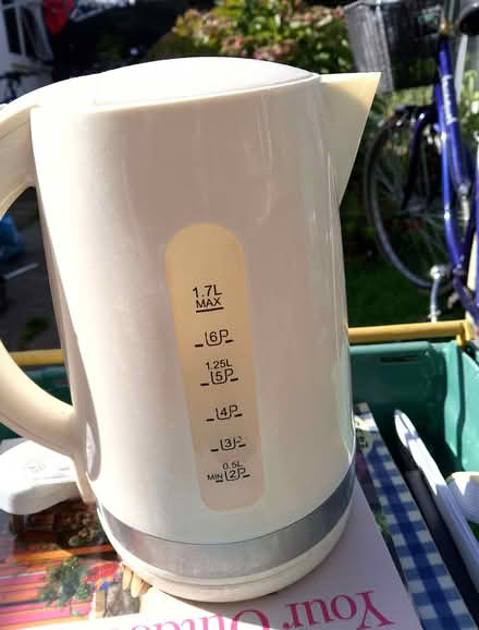 Photo of free kettle, working (Minchery Farm OX4) #1