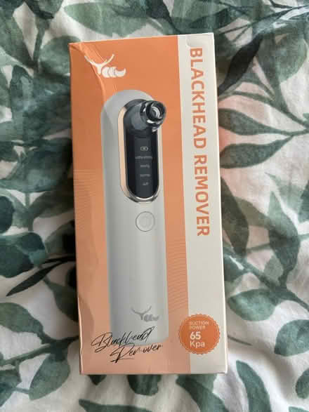 Photo of free Blackhead remover/ pore cleanser (Norton Lees S8) #1