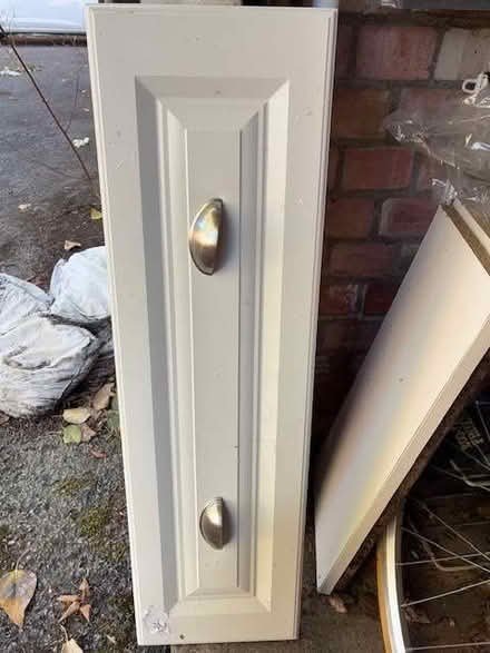 Photo of free White drawer front with metal handles. (Headington Quarry OX3) #2