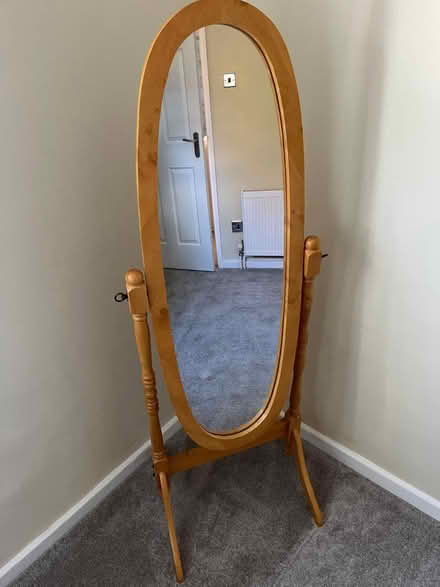 Photo of free Freestanding mirror (Leeds LS10) #1