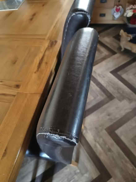 Photo of free Oak table and 6 chairs (Brigg DN20) #4