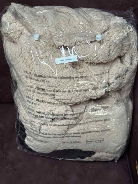 Photo of free 3xl lamb costume (Des Peres) #1