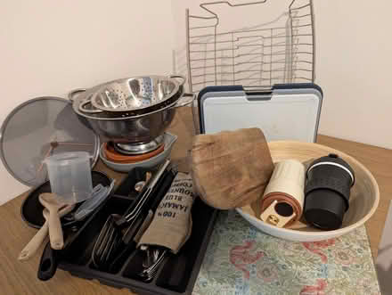 Photo of free big box of kitchen bits (Portslade by Sea BN3) #1