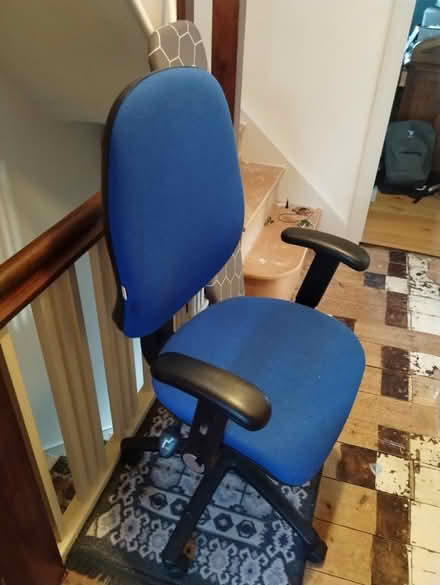 Photo of free Office chair w/ optional arm rests (Hollingdean) #3