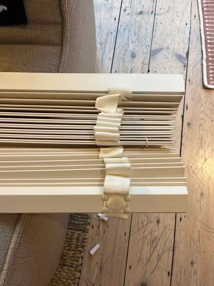 Photo of free 163cm off white venician blind (BN41) #1