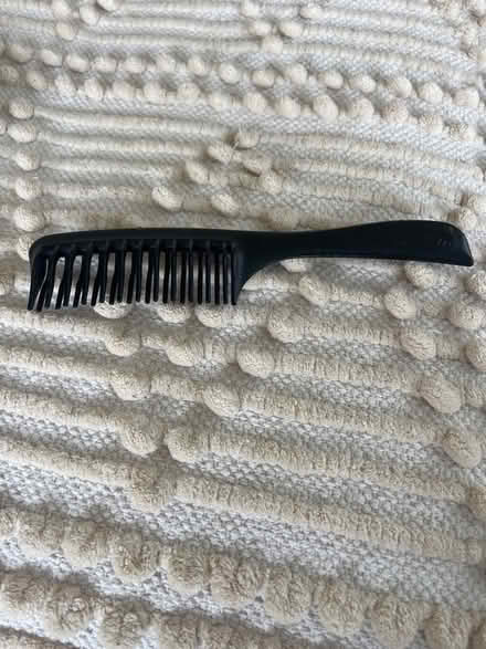 Photo of free Wide toothed comb- (Blacklands TN34) #1