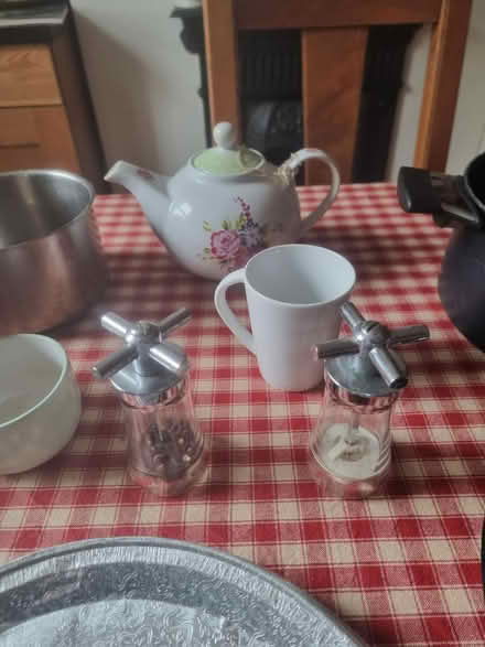 Photo of free Assorted kitchenware (headington OX3) #3
