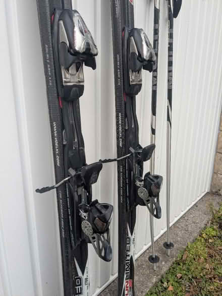 Photo of free Skis, poles and bag (BA1) #2