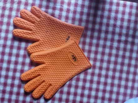 Photo of free Oven gloves (headington OX3) #1
