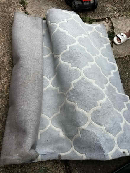 Photo of free Dunelm Large Grey Patterned Rug (Abingdon OX14) #1