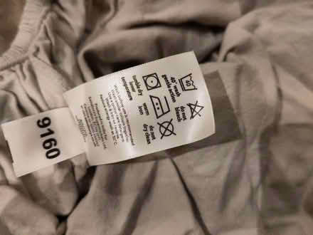 Photo of free Elasticated double bedsheet (E14 9FE) #3