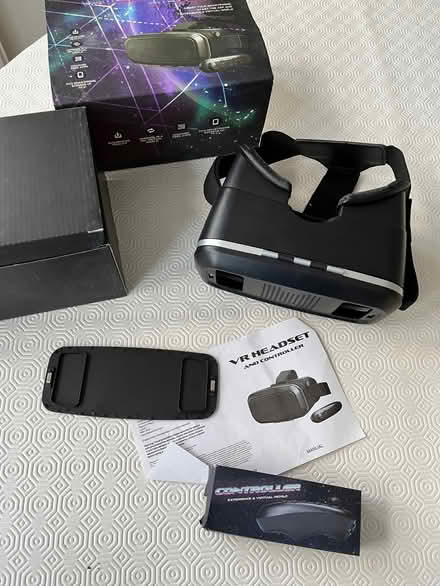 Photo of free Virtual Reality Headset with Control (Old Malden KT4) #4