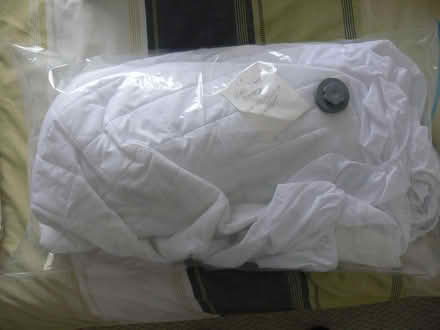 Photo of free fitted sheet (Heswall CH60) #1