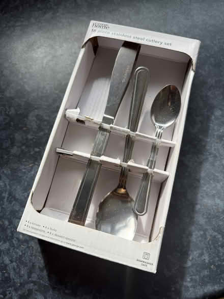 Photo of free Cutlery and Divider (TW16) #2
