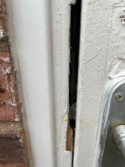 Photo of Door latch or lock (Greenmeadow, Swindon SN25) #4