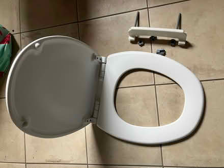 Photo of free Toilet seat (Belper DE56) #2