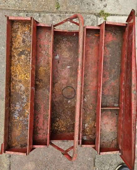 Photo of free Old Draper cantilever toolbox (Clevedon BS21) #4