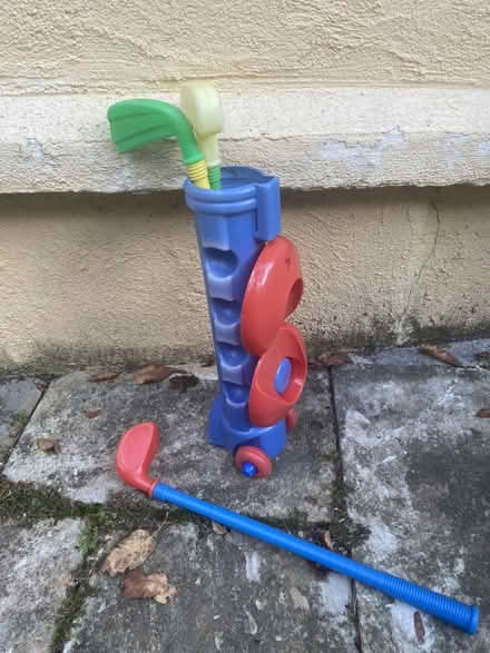 Photo of free Toddler golf set (Nr Fresh Pond & Mt Auburn Cem.) #1