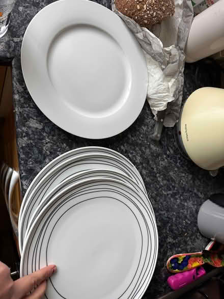 Photo of free Plates and bowls (Surbiton KT5) #1