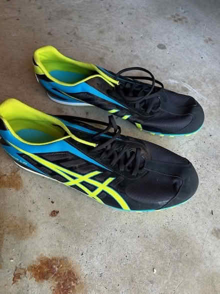 Photo of free Mens track shoes (West End San Rafael) #2