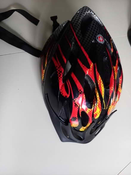 Photo of free Kids helmet (E8) #1