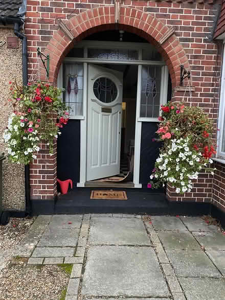 Photo of free 2 large hanging baskets (West Ewell Epsom KT19) #1