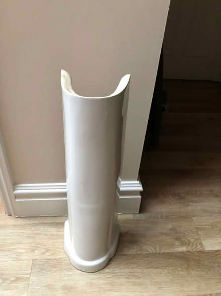 Photo of free sink pedestal (Malvern Link WR14) #1