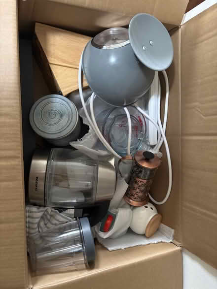 Photo of free Assorted kitchen goods (Richmond TW10) #1