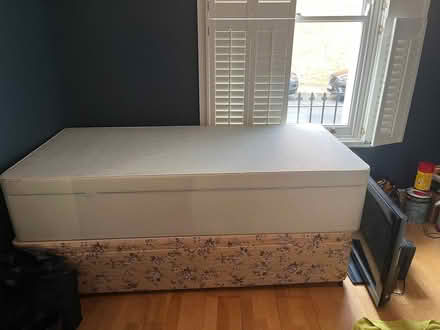 Photo of free 2x ottoman single beds (Greenwich SE10) #1