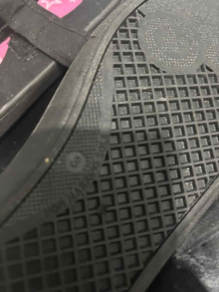 Photo of free School plimsolls (DA11) #3