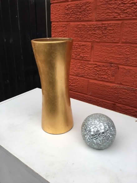 Photo of free Medium size Metallic Gold Vase (Liverpool L6) #3