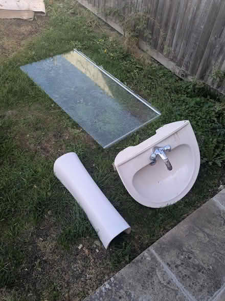 Photo of free Shower screen (GL1) #1