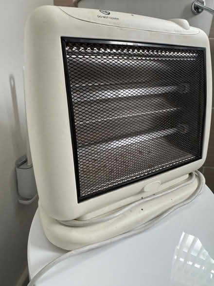 Photo of free Electric Heater with Halogen bulbs (Treeton S60) #2