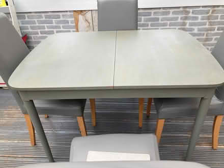 Photo of free Extendable table with 4 chairs (Great Moor SK3) #1