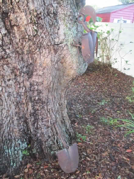 Photo of free shovel head for metal art (casselberry) #1