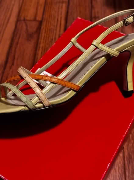 Photo of free Women’s Sandals (Stuyvesant Heights) #2