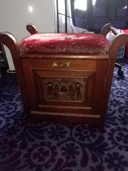 Photo of free Vintage piano stool with storage (Tonbridge) #1