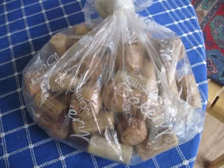 Photo of free bag of corks (Cambuskenneth FK9) #1