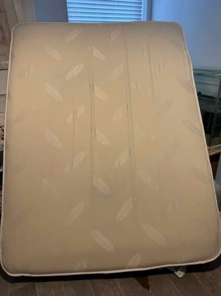 Photo of free King size mattress memory foam (Levenshulme M19) #1
